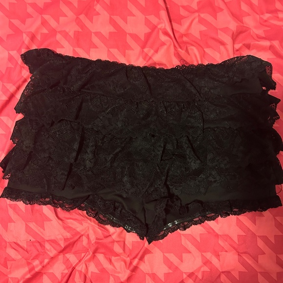 set - Picture 3 of 4